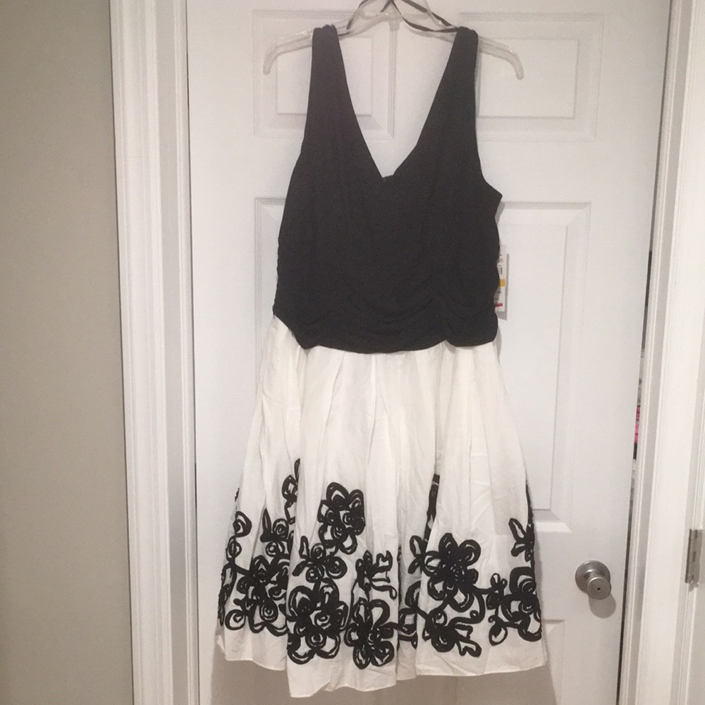 Black/ white Dress